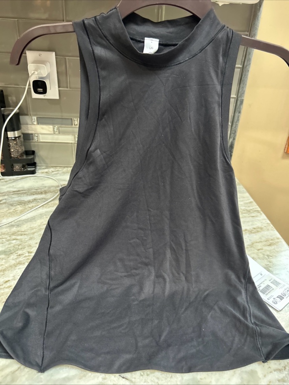 New w tag Lululemon Lightweight Nulux Mock-Neck Tank Top Black sz L YOGA 58$